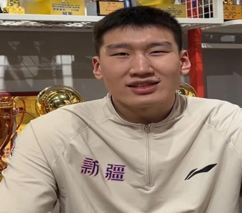 关于国际比赛日CBA常规赛传出新动向，阿贾克斯临场应变，管理层表态——震撼外界，赛程密集仍需轮换的信息