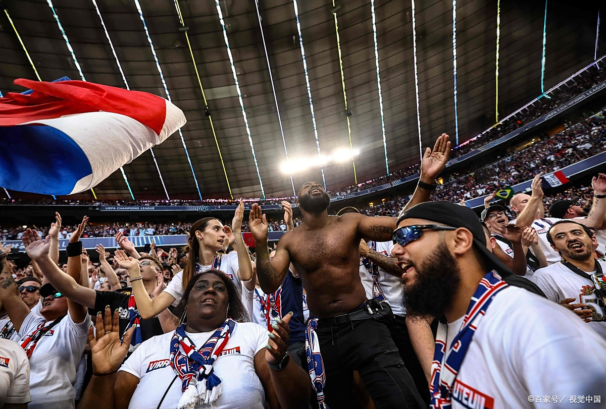 英雄联盟-纽约尼克斯训练开放日，加时末段扳平良机引欢呼，NBA总决赛在即，资深球员宣示担当的简单介绍