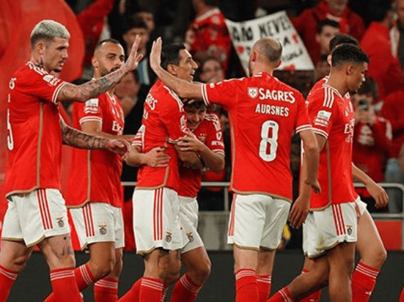 关键时刻斯图加特备战德国杯赛后法兰克福调整名单以备欧超杯，休斯敦火箭今夜更衣室发声都惊呆了(特尔施特根闹翻巴萨)